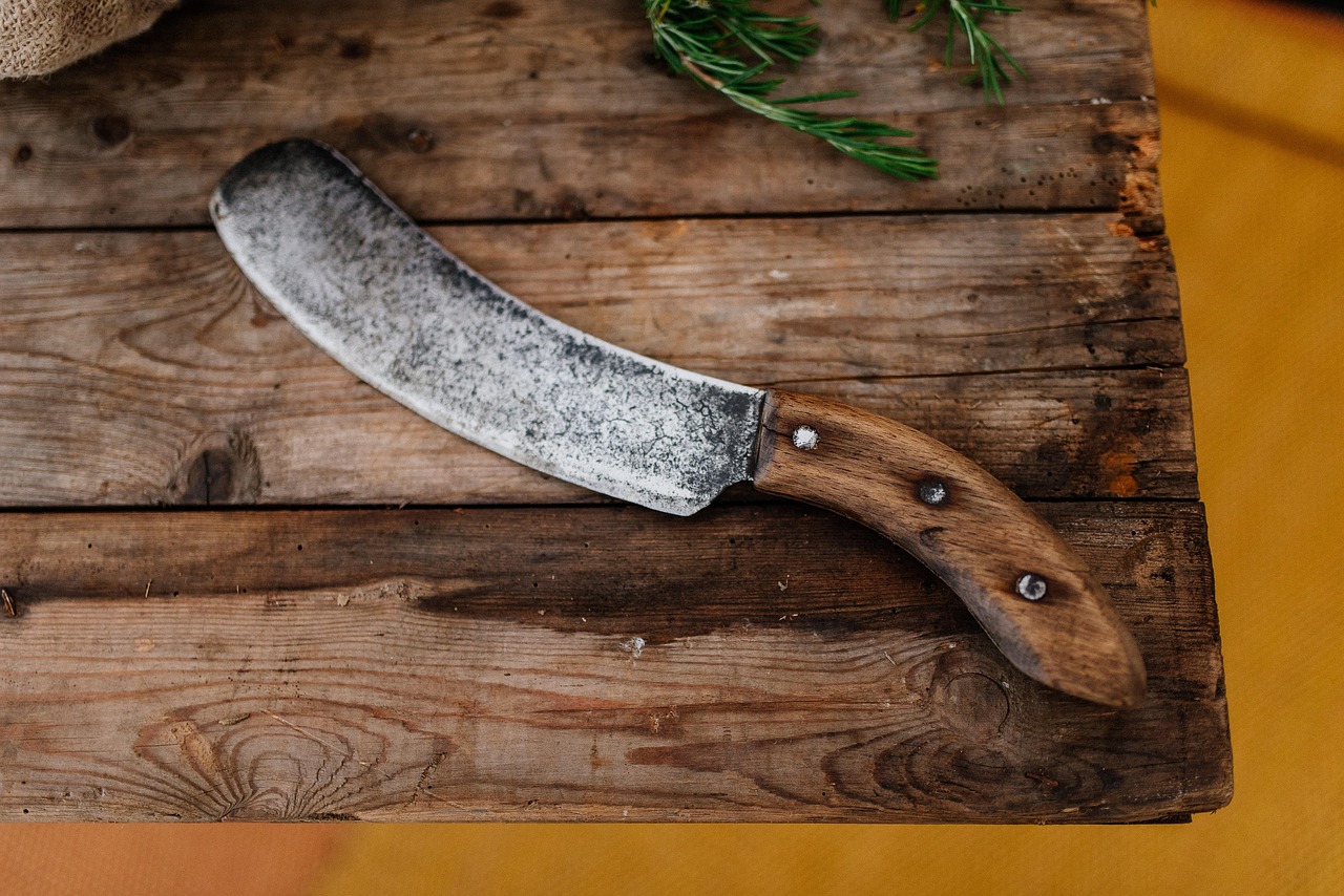 Handcrafted Camp Kitchen: Building a Simple Wooden Cooking Kit