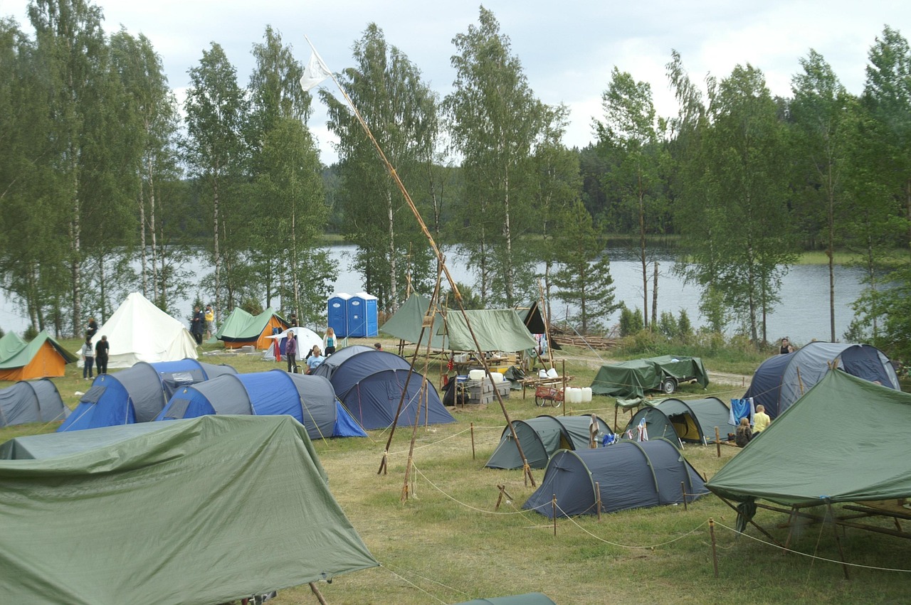 The Weekend Bushcraft Camp: Setting Up a Comfortable Rustic Basecamp